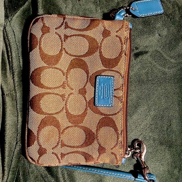 Coach Classic monogram wristlet with blue accents - Picture 1 of 3